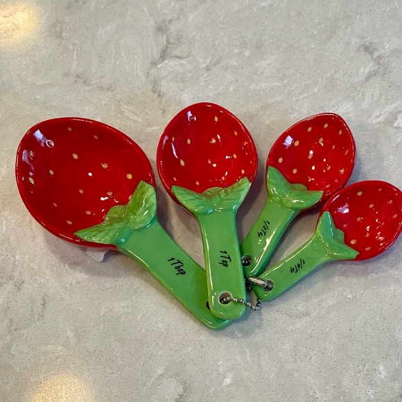 New Trendy Ceramic strawberry shaped measuring Spoons 4 pc set, great gifts! - Picture 9 of 9